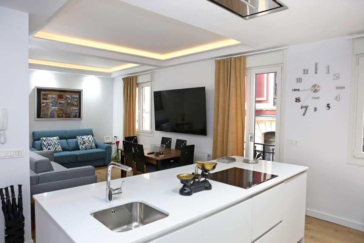 Piso Reformado A 2 Min Del Casco Viejo Con Garaje Gratis Lägenhet Bilbao Exteriör bild